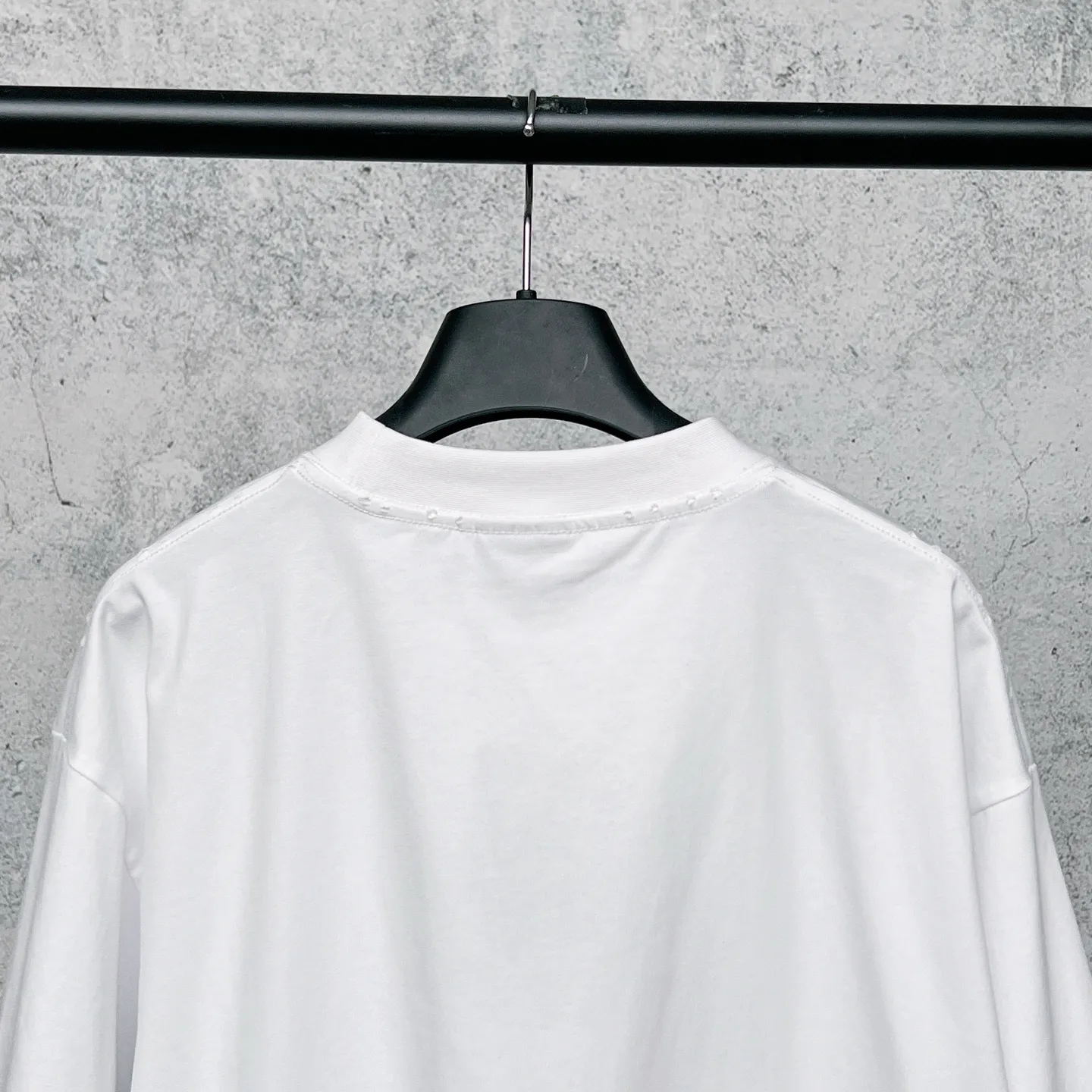 【 . Quality】BALENCI*GA/ .SS 26 New Arrival salon de couture T 。 . Authentic ， 。 ZP 。 260 ， . ， ，。 。 。 ， 。 OS . Same Style ：BL 263765 ：Black，White Size：XS S M L